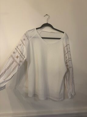 White Long-Sleeve Embroidered Sleeve Tee